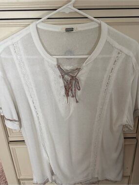 Gimmicks knit light weight top sz Med